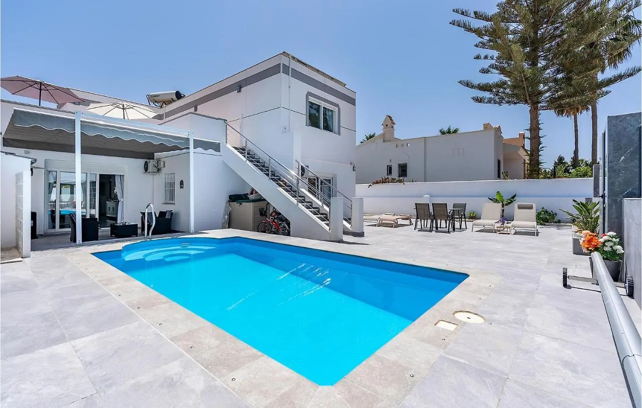 Lovely Apartment In Roquetas De Mar With Kitchen 0*,