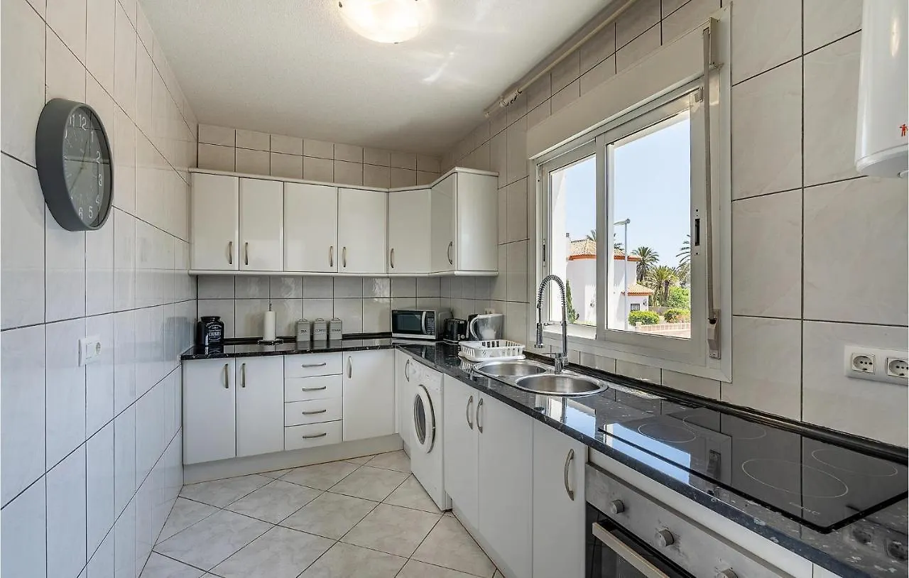 Lovely Apartment In Roquetas De Mar With Kitchen Ισπανία