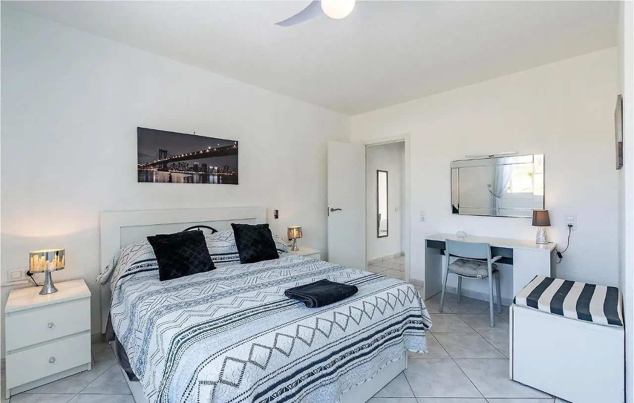 Lovely Apartment In Roquetas De Mar With Kitchen Ισπανία