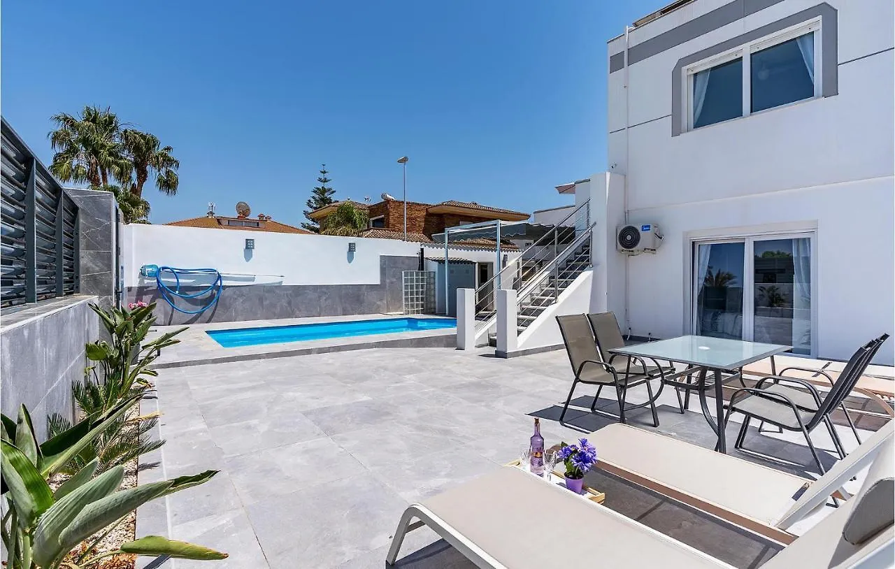 Lovely Apartment In Roquetas De Mar With Kitchen