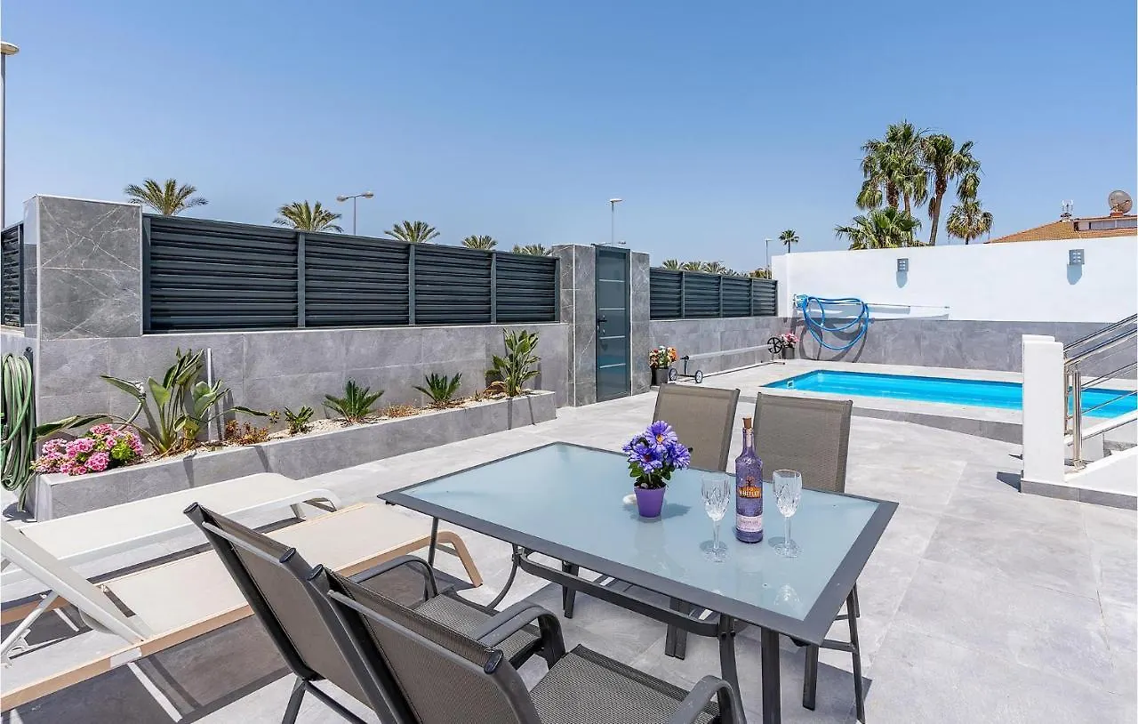 Lovely Apartment In Roquetas De Mar With Kitchen Ισπανία