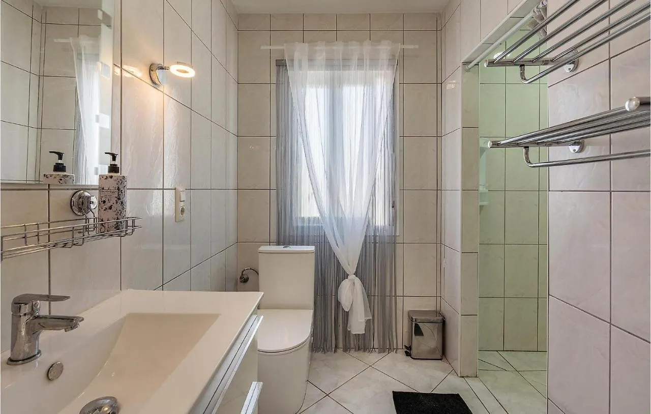 Lovely Apartment In Roquetas De Mar With Kitchen 0*,